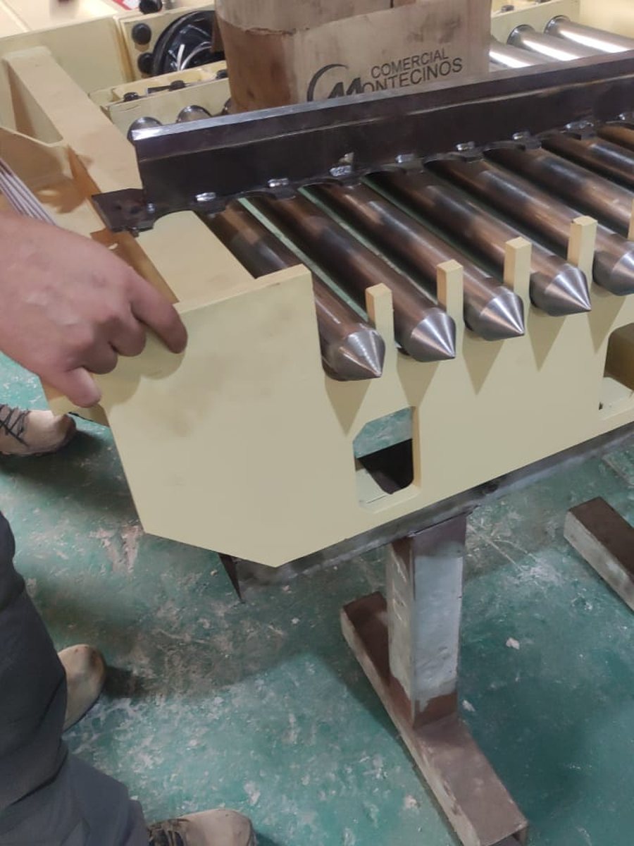 Detalle de las puntas cónicas de los lápices antes del montaje