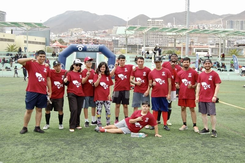 Equipo CGK participando en encuentro deportivo con la fundación Miradas Compartidas